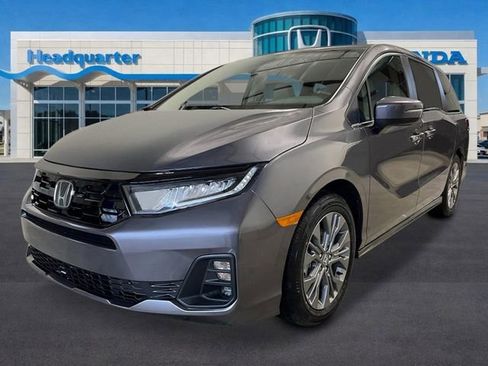 New 2026 Honda Odyssey Touring image 7