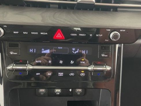 Used 2024 Kia Carnival SX image 42