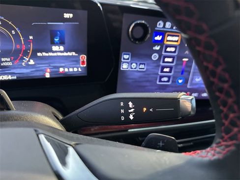 Used 2024 Chevrolet Traverse RS image 20