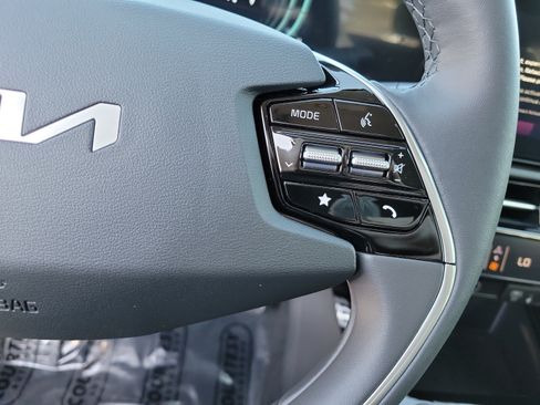 New 2026 Kia Niro SX Touring FWD image 24