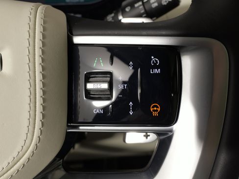 Used 2025 Land Rover Range Rover Long Wheelbase SE image 51