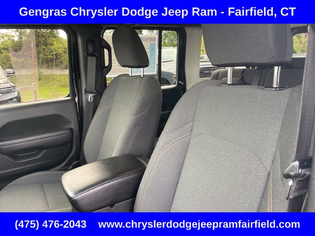 Used 2024 Jeep Wrangler Unlimited w/ Convenience Group AWD/4WD image 50