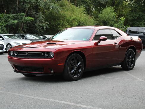 Used 2022 Dodge Challenger SXT w/ Blacktop Package image 4