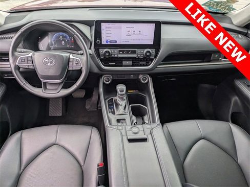 Used 2024 Toyota Grand Highlander XLE image 15