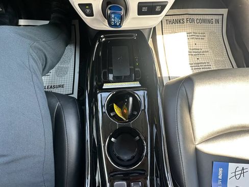 Used 2017 Toyota Prius Three Touring FWD image 13