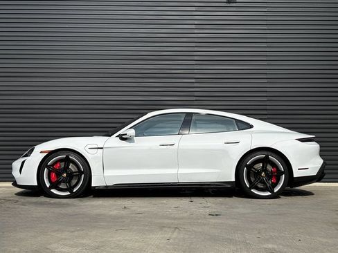 Certified 2022 Porsche Taycan GTS image 2