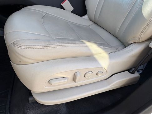 Used 2020 Buick Enclave Premium w/ Sun and Sites Package image 36