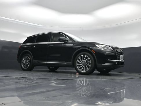 Used 2023 Lincoln Corsair Reserve w/ Equipment Group 201A FWD image 3