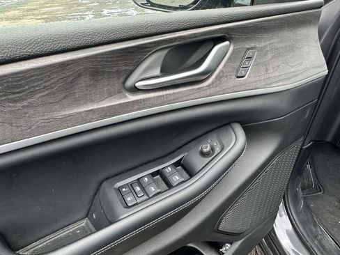 Used 2023 Jeep Grand Cherokee L Limited w/ Trailer Tow Group (B) image 19