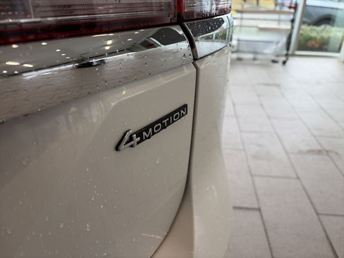 Used 2024 Volkswagen Atlas SEL image 9