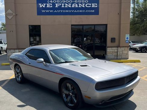 Used 2014 Dodge Challenger R/T w/ R/T Redline Group RWD image 2