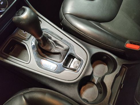 Used 2020 Jeep Cherokee Latitude Plus image 26