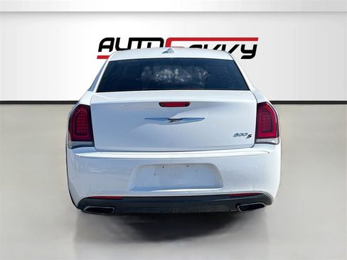 Used 2020 Chrysler 300 S image 6