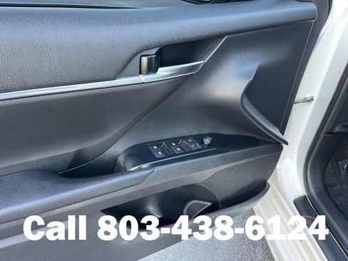 Used 2020 Toyota Camry SE FWD image 8
