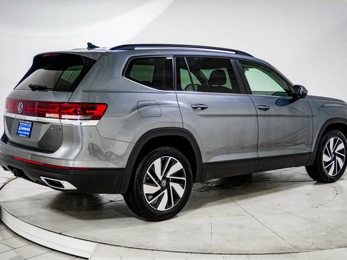 Used 2025 Volkswagen Atlas SE AWD/4WD image 11