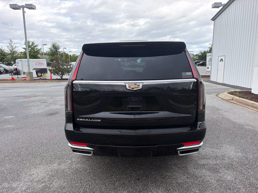 Used 2021 Cadillac Escalade Premium Luxury AWD/4WD image 4