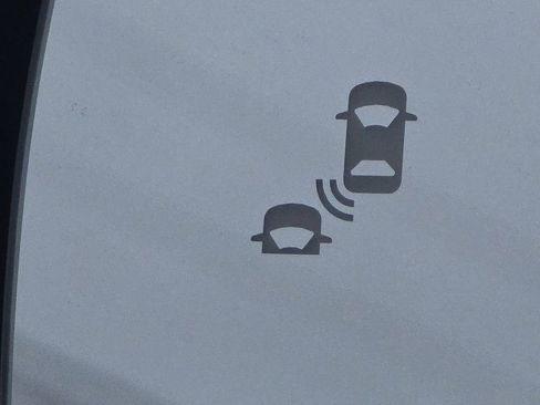 Used 2023 Honda Pilot EX-L image 6