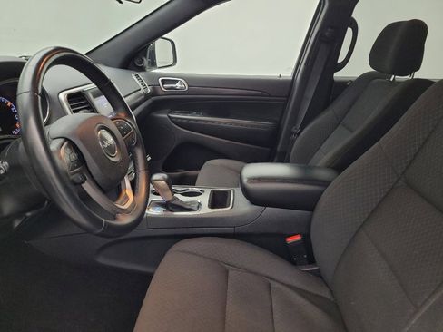 Used 2018 Jeep Grand Cherokee Laredo image 17