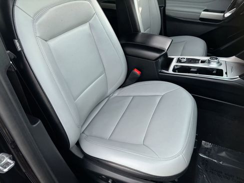 Used 2021 Ford Explorer XLT w/ Equipment Group 202A image 24