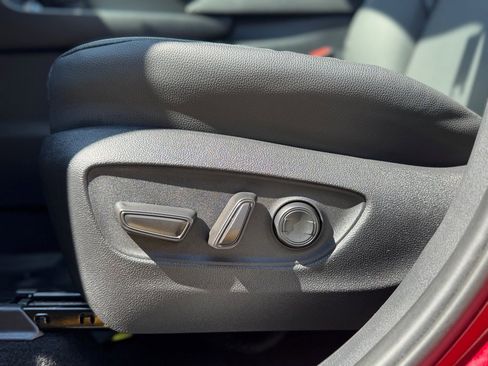 Used 2024 Toyota Grand Highlander XLE image 9