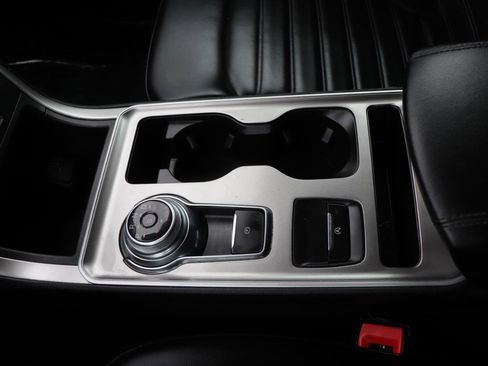 Used 2023 Ford Edge SEL image 40