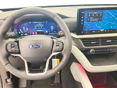 New 2026 Ford Explorer Platinum w/ LUX Leather Package AWD/4WD image 15