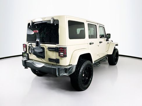 Used 2017 Jeep Wrangler Unlimited Rubicon w/ Connectivity Group image 9