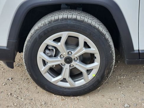 New 2026 Jeep Compass Latitude image 7