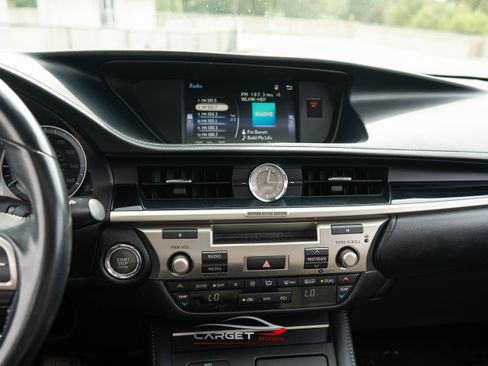 Used 2017 Lexus ES 350 w/ Accessory Package image 29