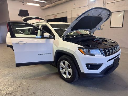 Used 2021 Jeep Compass Latitude w/ Convenience Group AWD/4WD image 9