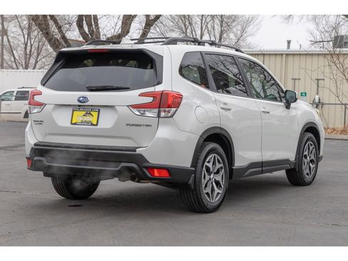 Used 2019 Subaru Forester Premium image 3