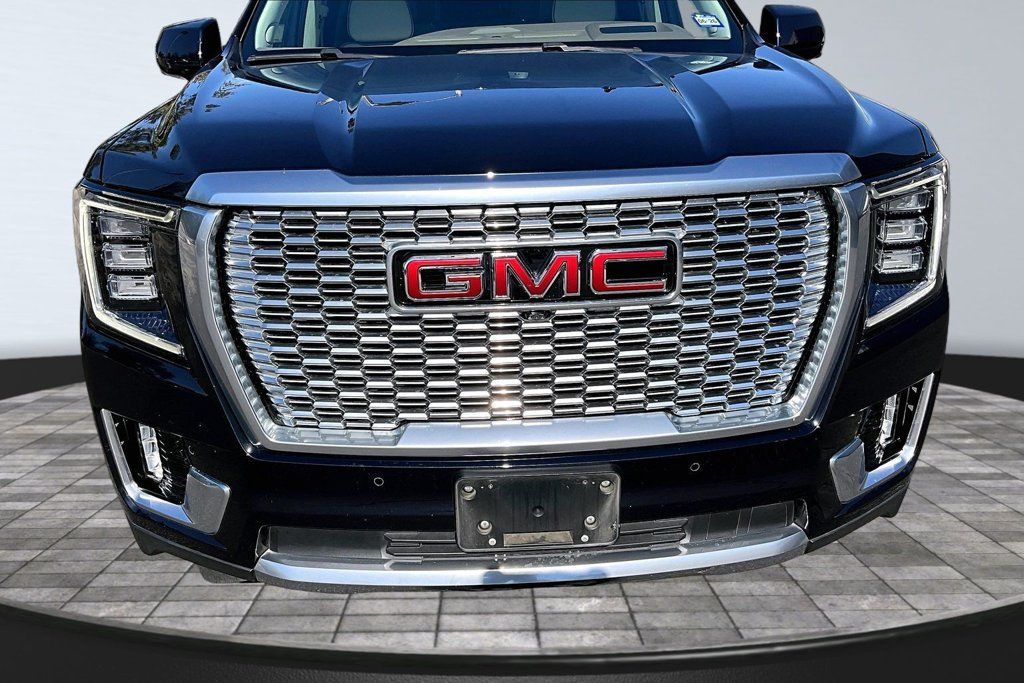 Used 2022 GMC Yukon XL Denali RWD image 30