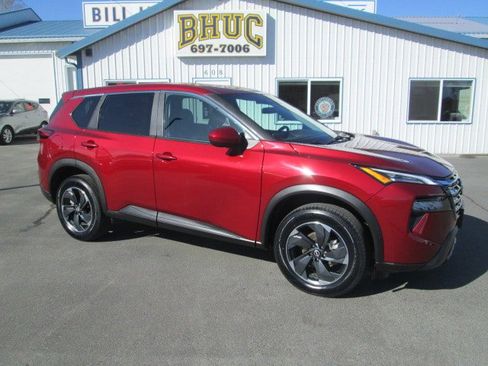 Used 2025 Nissan Rogue SV image 1