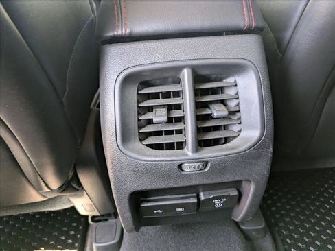 Used 2019 Jeep Cherokee Trailhawk w/ Comfort/Convenience Group AWD/4WD image 18
