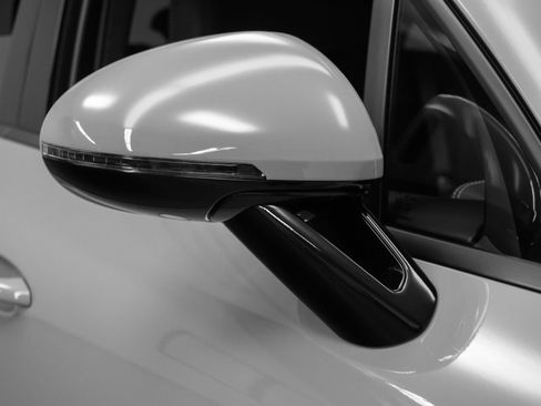 Used 2025 Porsche Macan image 14