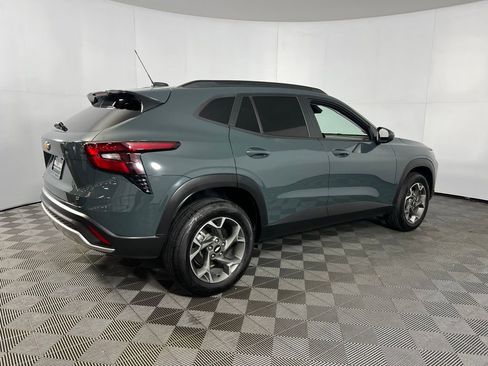 Used 2025 Chevrolet Trax LT image 5