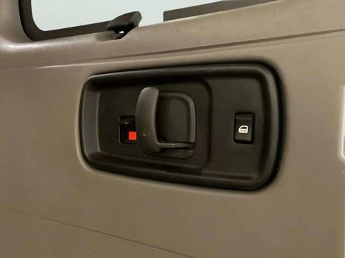 Used 2025 Chevrolet Express 3500 LT w/ LT Preferred Equipment Group RWD image 10