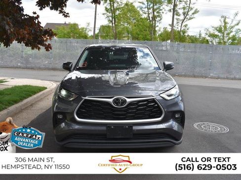 Used 2025 Toyota Highlander LE FWD image 3