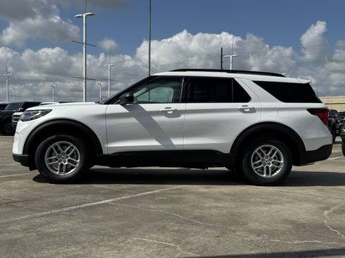 New 2026 Ford Explorer Active image 7