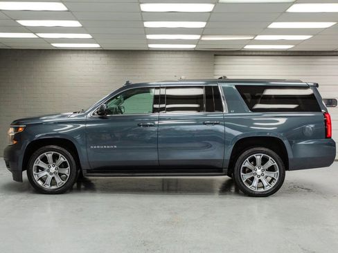 Used 2019 Chevrolet Suburban LT image 4