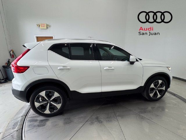 Used 2023 Volvo XC40 B5 Plus w/ Driver Assist Package AWD/4WD image 38