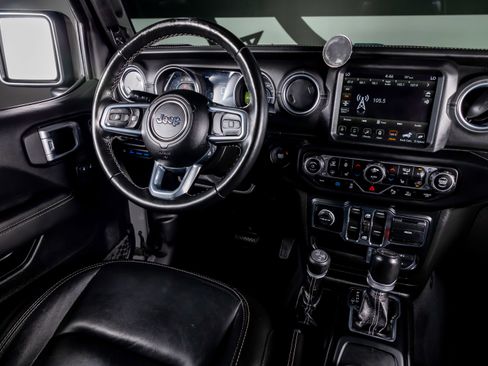 Used 2021 Jeep Wrangler Unlimited Sahara w/ Cold Weather Group AWD/4WD image 6