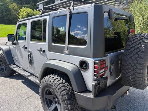 Used 2014 Jeep Wrangler Unlimited Sport w/ Quick Order Package 23S AWD/4WD image 12