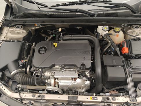 Used 2024 Chevrolet Malibu LT image 30