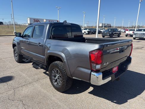 Used 2022 Toyota Tacoma SR5 image 3