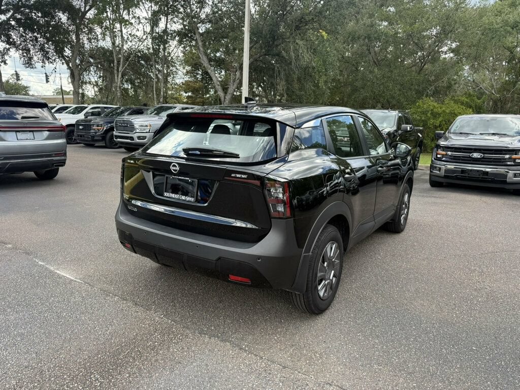 Used 2025 Nissan Kicks S FWD image 10