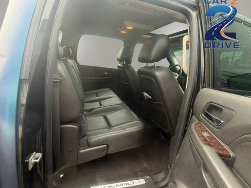 Used 2012 GMC Sierra 2500 Denali w/ Suspension Package, Off-Road AWD/4WD image 14