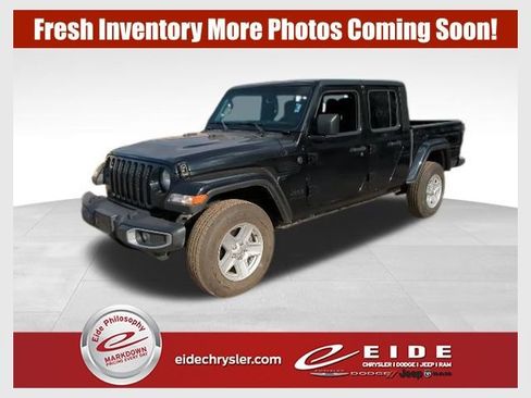 Used 2023 Jeep Gladiator Sport AWD/4WD image 1