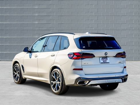 Used 2025 BMW X5 xDrive50e w/ M Sport Package image 7