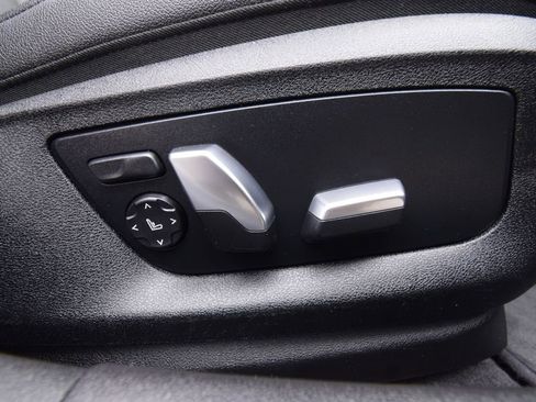 Used 2020 BMW 530i xDrive w/ Premium Package image 28